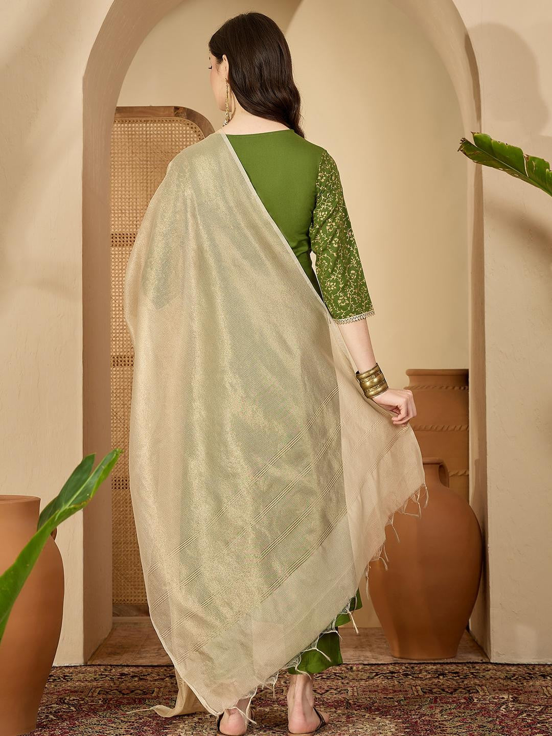 Women Green Kurta Sets