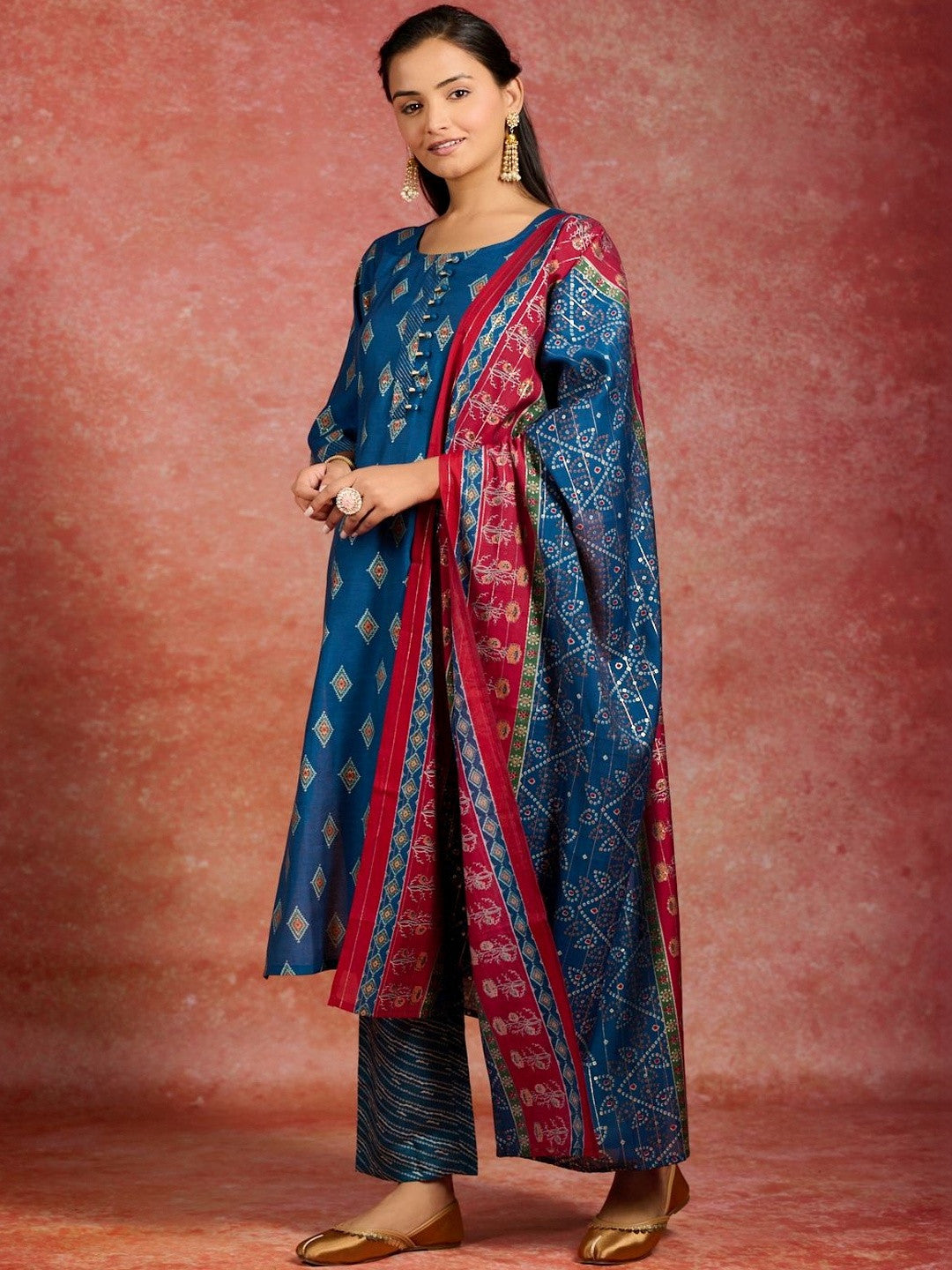 Women Printed Regular Kurta with Trousers & With Dupatta