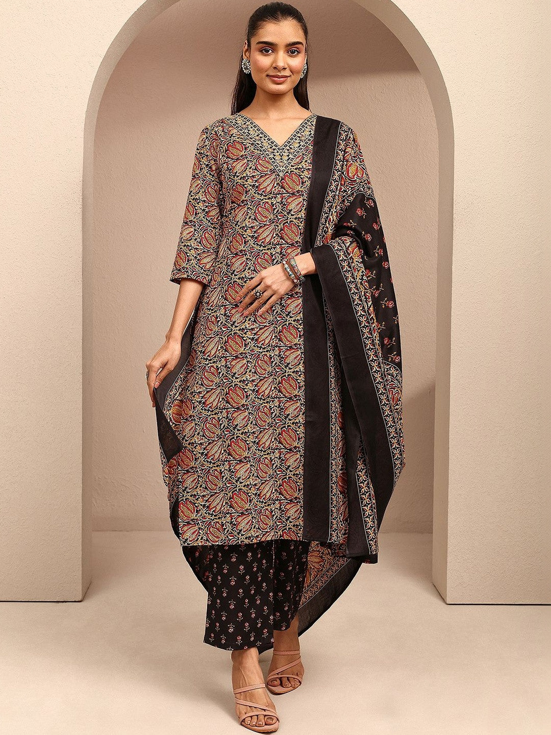 Women Ethnic Motifs Printed Regular Thread Work Kurta with Trousers & With Dupatta