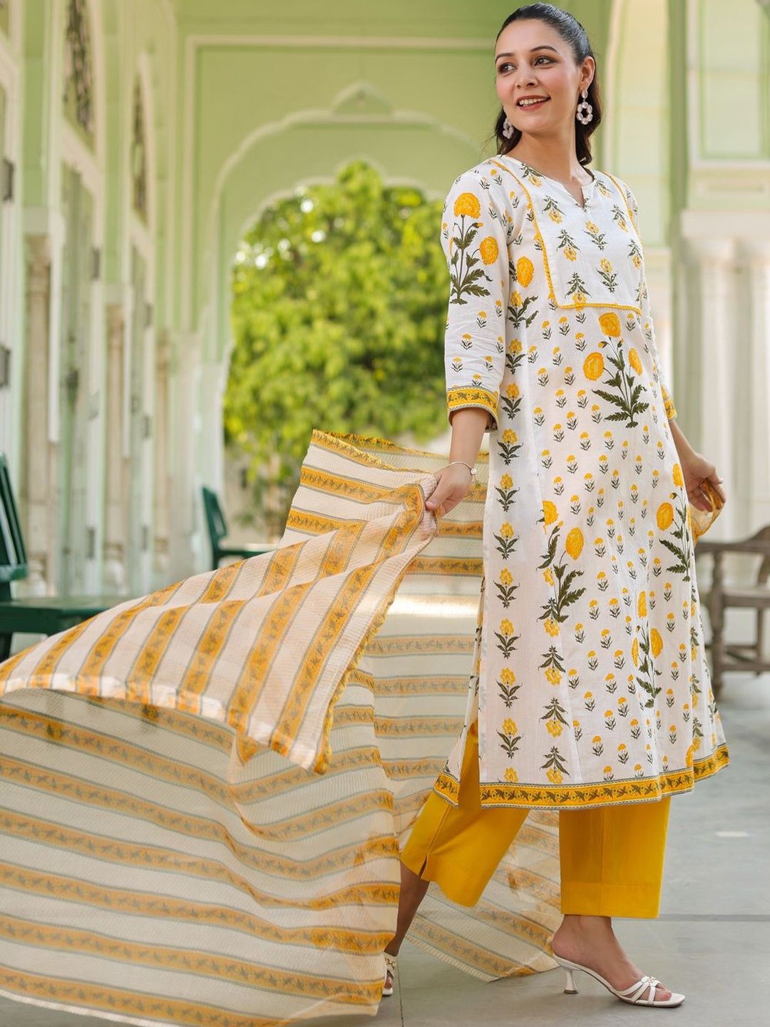 Dhiyona RR Women's Floral Printed Regular Pure Cotton Kurta with Trousers & With Dupatta