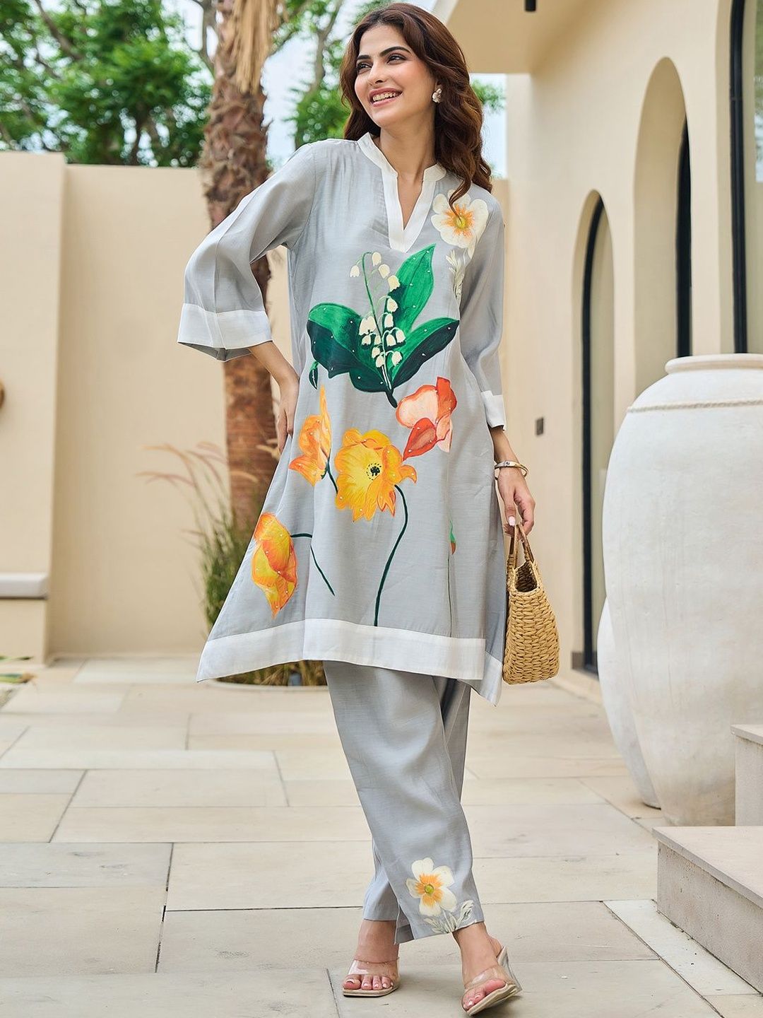 Dhiyona IE Floral Printed Mandarin Collar A-Line Sequinned Kurta With Trousers