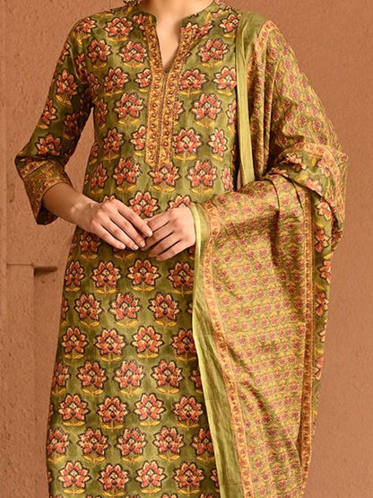 Women Floral Printed Regular Thread Work Pure Cotton Kurta with Trousers & With Dupatta