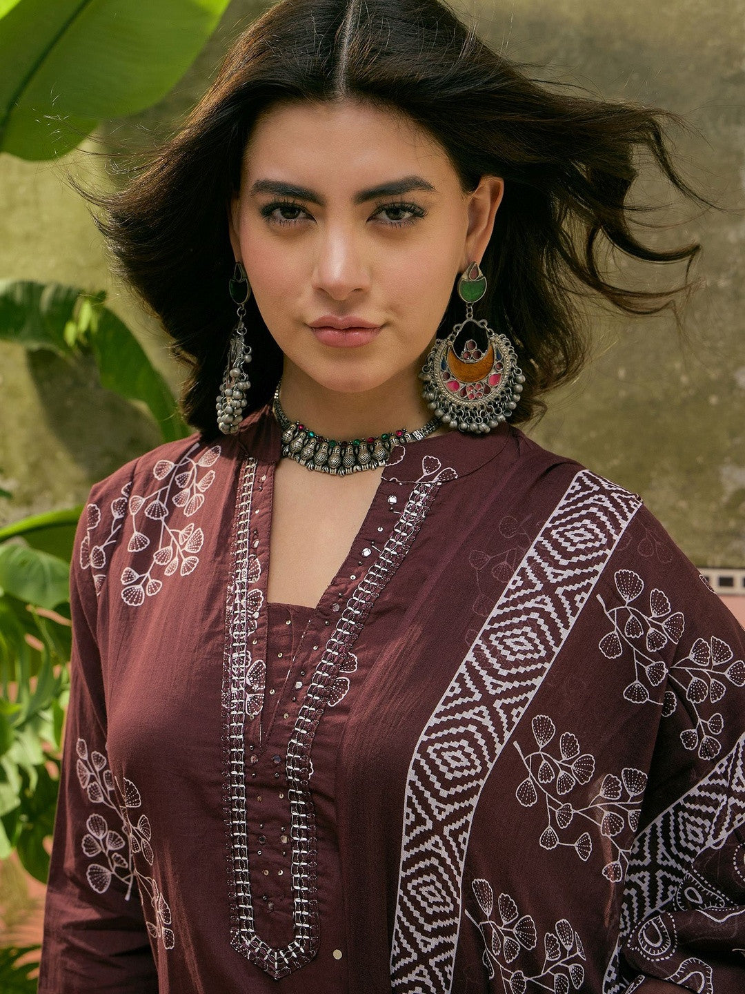 Floral Printed V-Neck Straight Kurta & Trousers With Dupatta