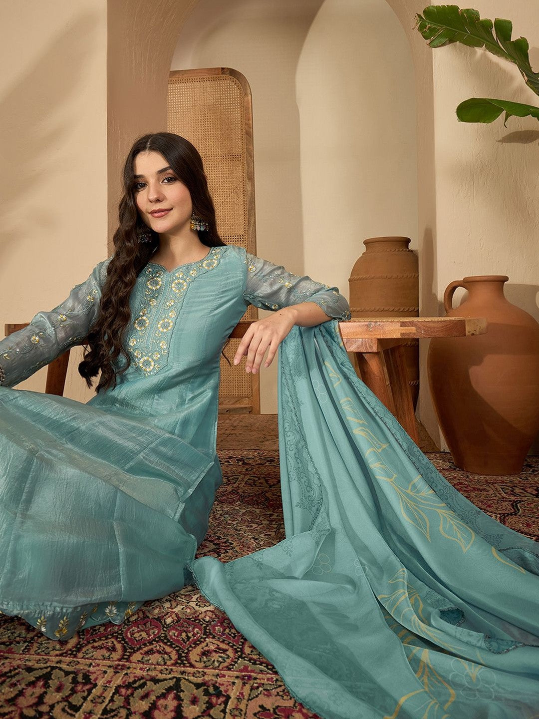Women Embroidered Thread Work Kurta with Trousers & With Dupatta
