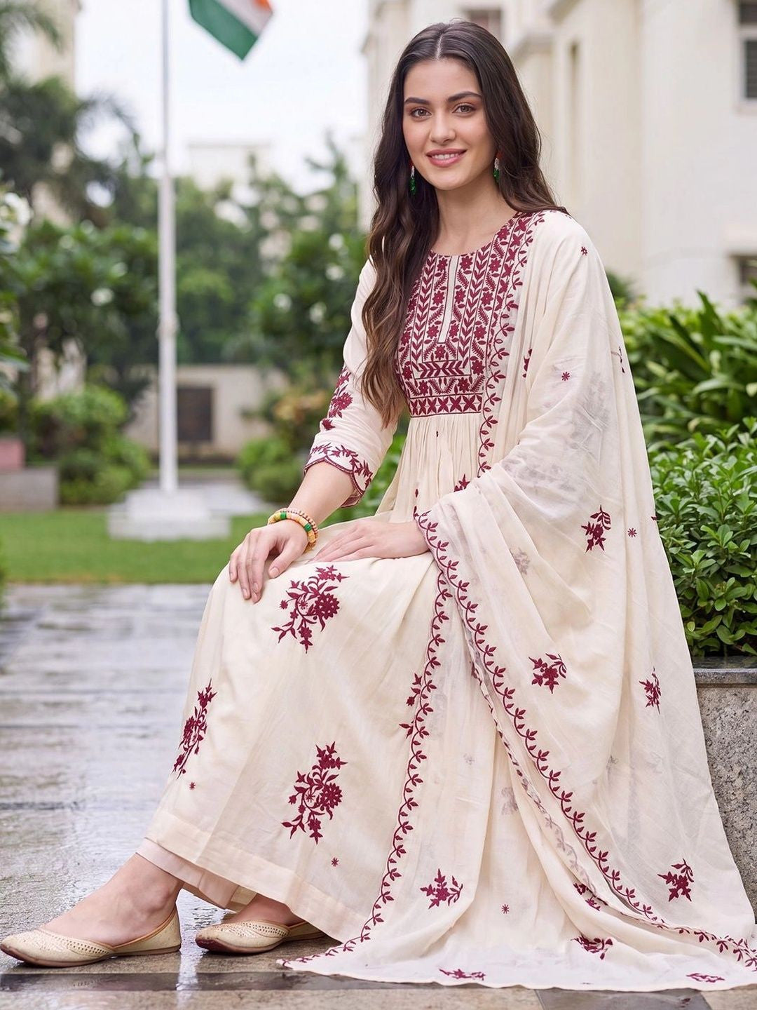 Women Ethnic Motifs Embroidered Empire Thread Work Kurta with Trousers & With Dupatta