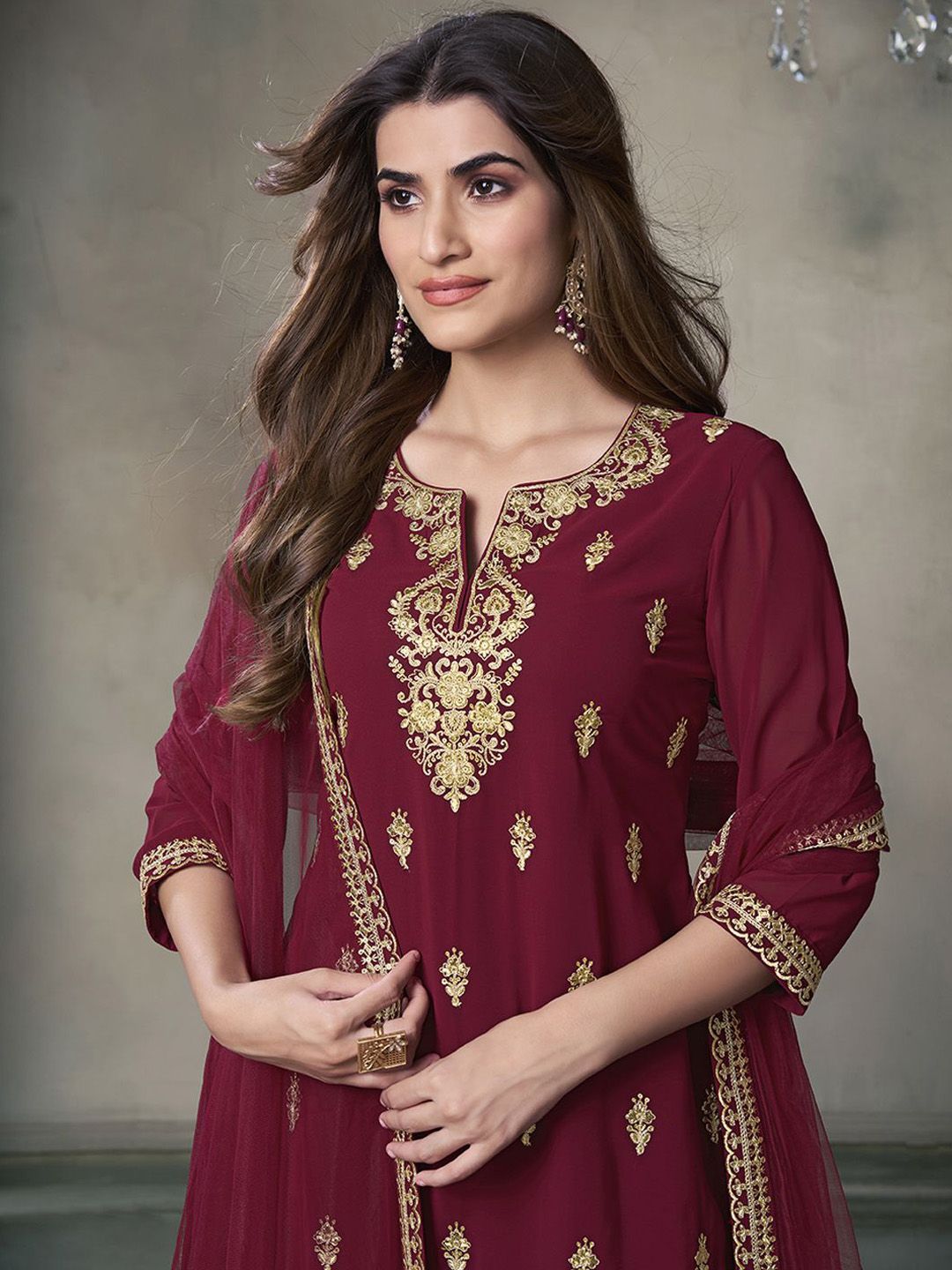 Dhiyona IN Women Floral Zari and Sequinned Embroidered Kurta Set with Dupatta