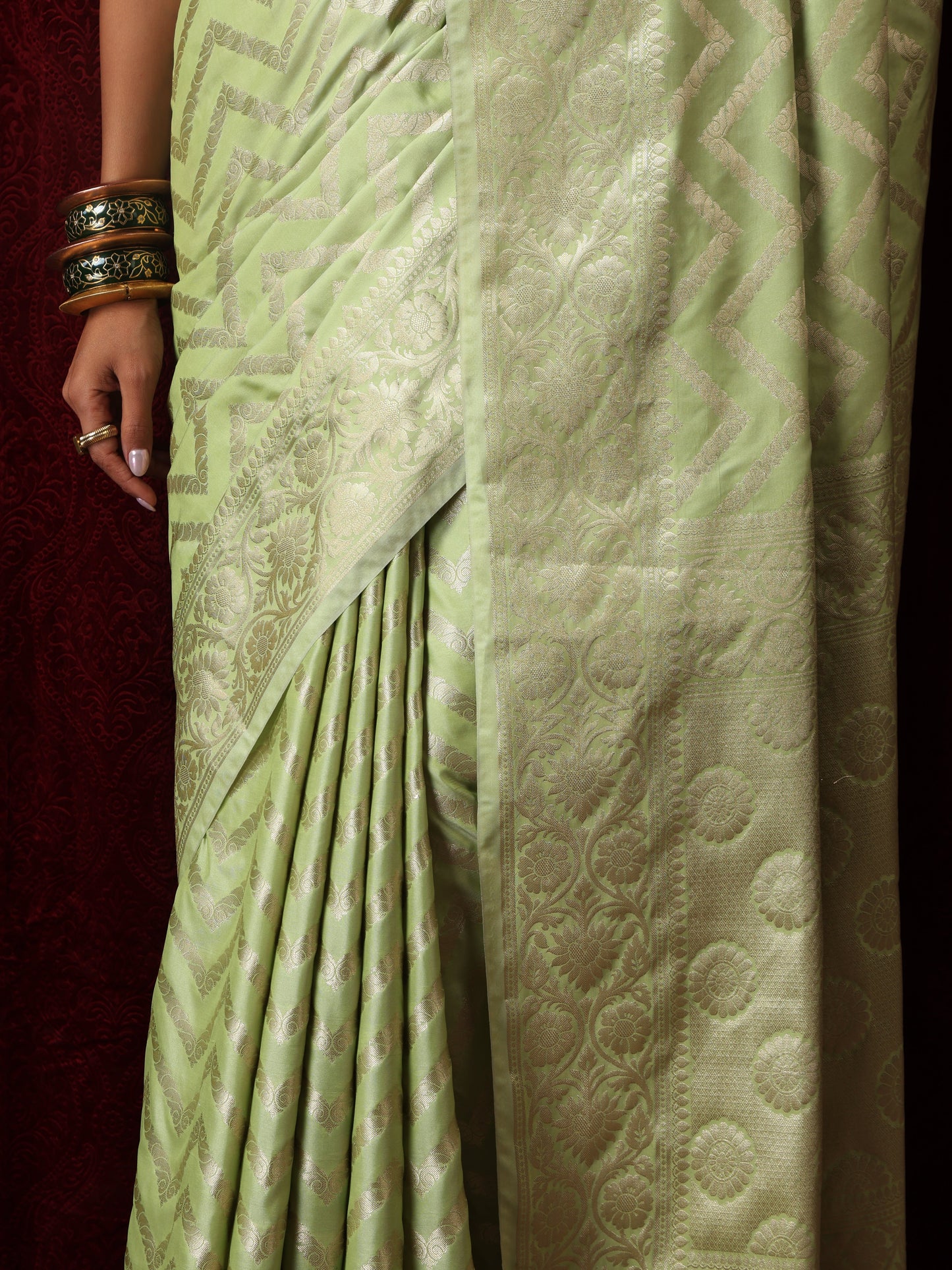 Dhiyona ST Pure Silk Green Chevron Saree with Blouse Fabric
