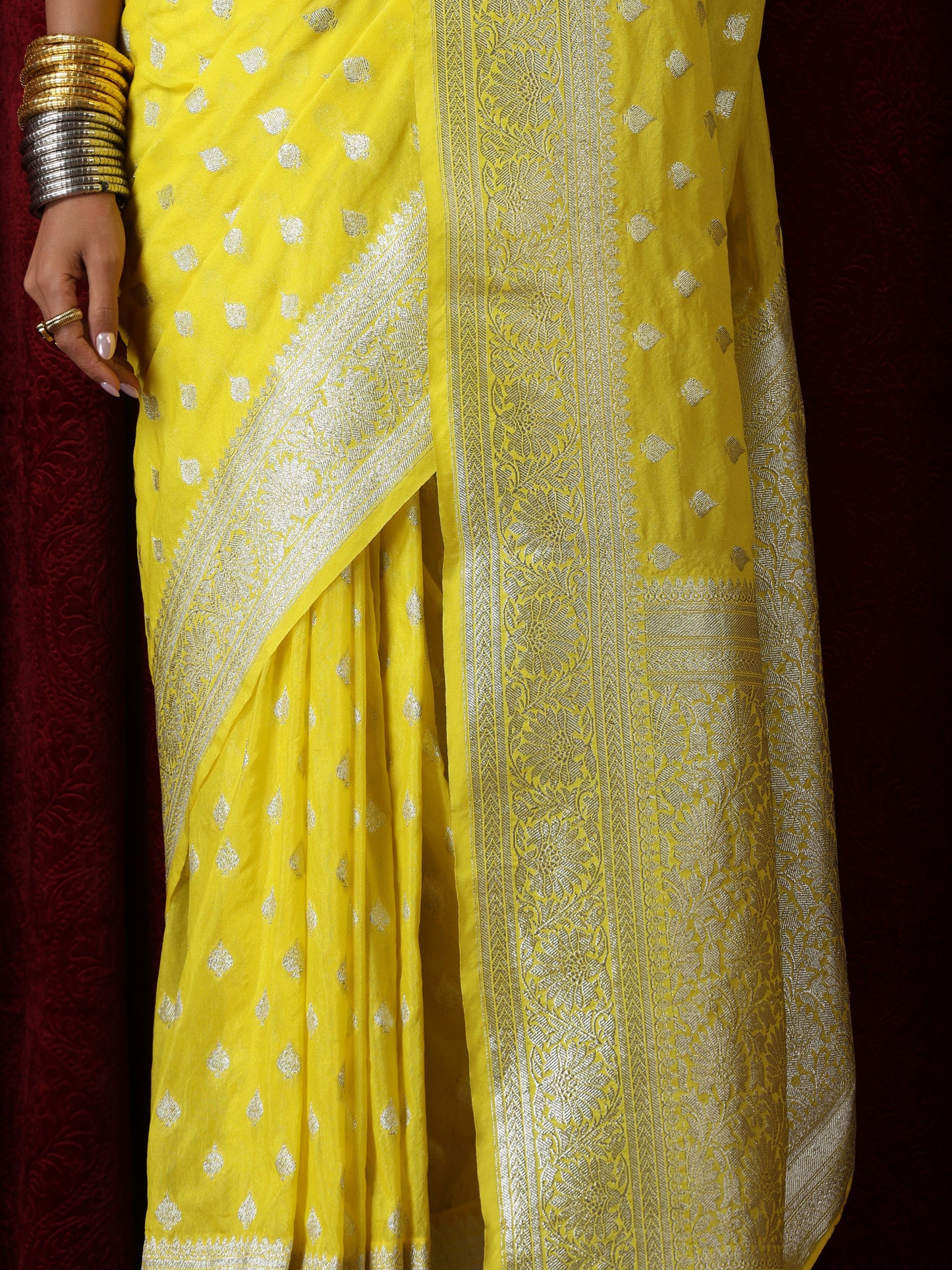 Dhiyona ST Yellow and Silver Pure Georgette Saree with Blouse Fabric