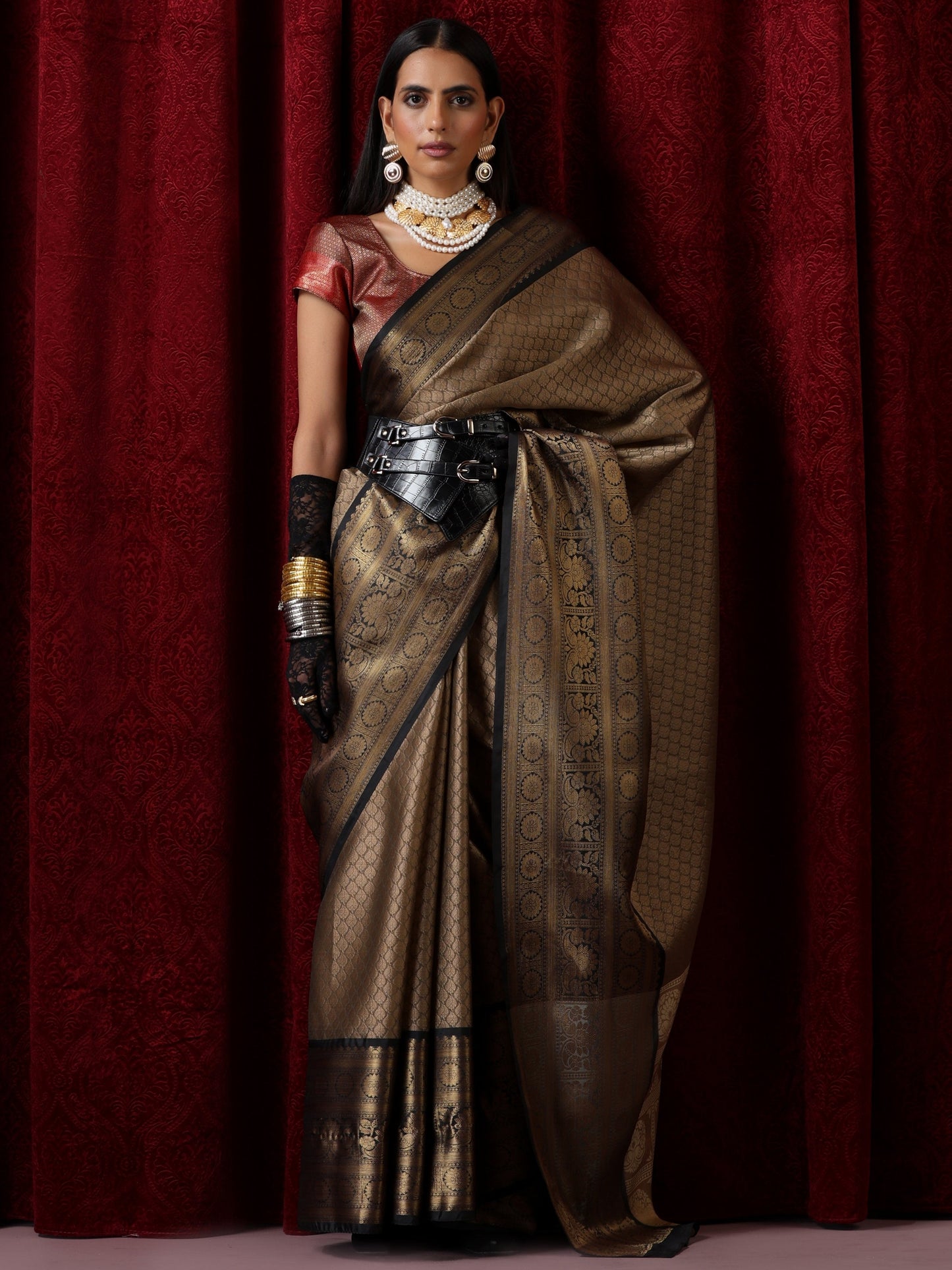 Dhiyona ST Beige Jacquard Saree with Black Border with Blouse Fabric