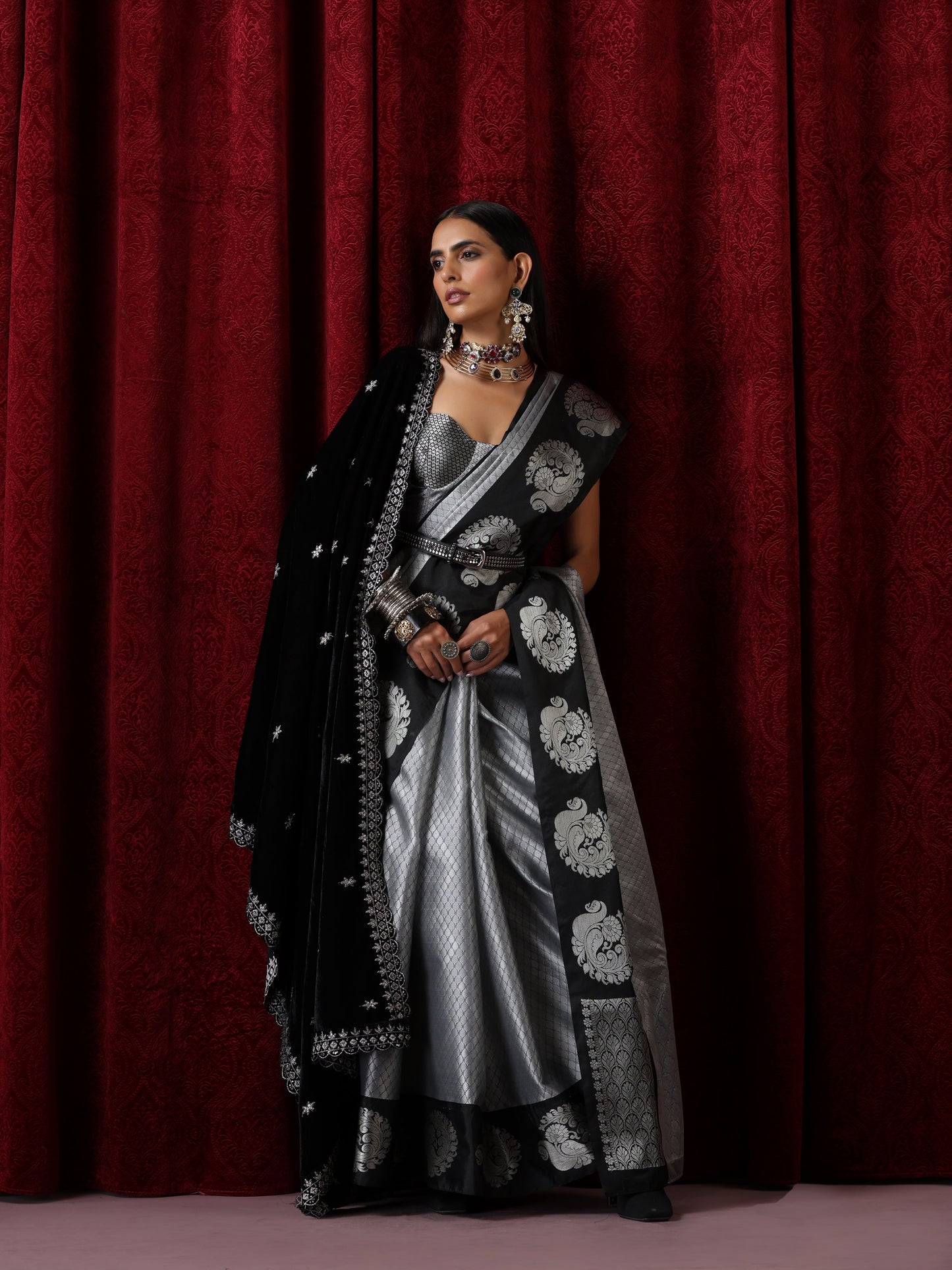 Dhiyona ST Grey Jacquard Saree with Black Border with Blouse Fabric