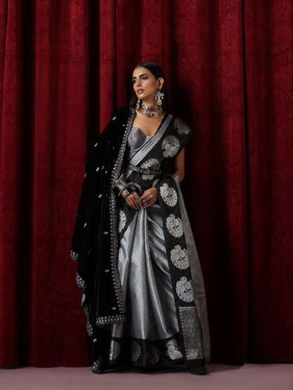 Dhiyona ST Grey Jacquard Saree with Black Border with Blouse Fabric