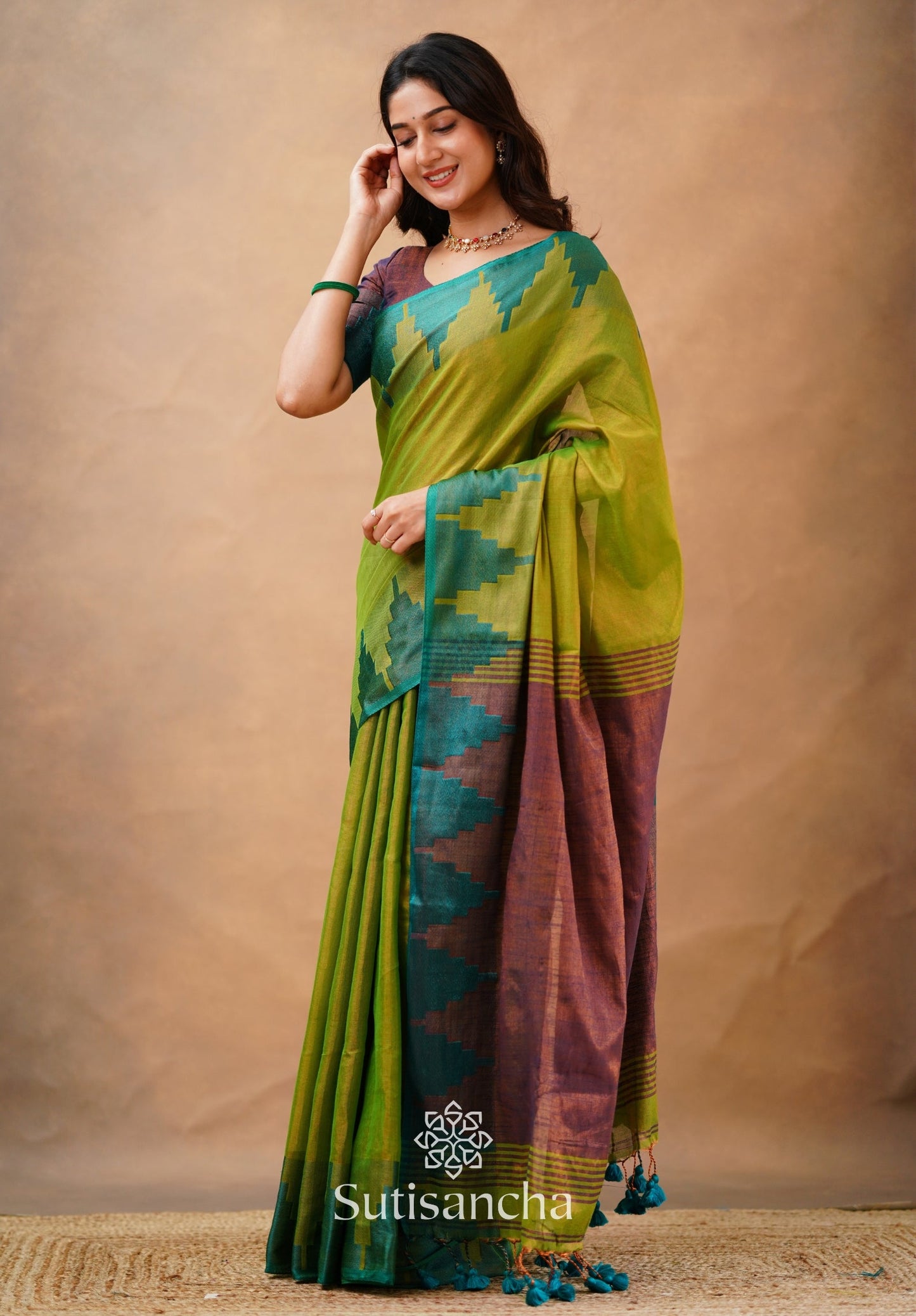 Dhiyona SS Tissue Cotton Handloom Saree with Artisanal Stepped Border