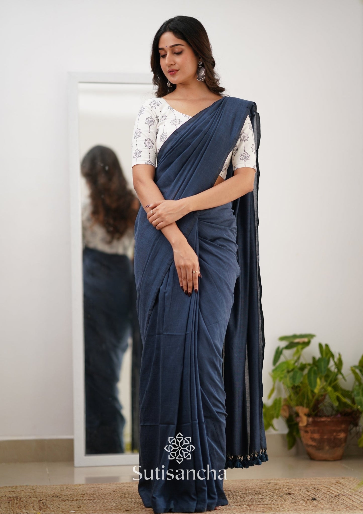 Dhiyona SS Sutisancha Gray Handloom Cotton Saree With Designer Blouse