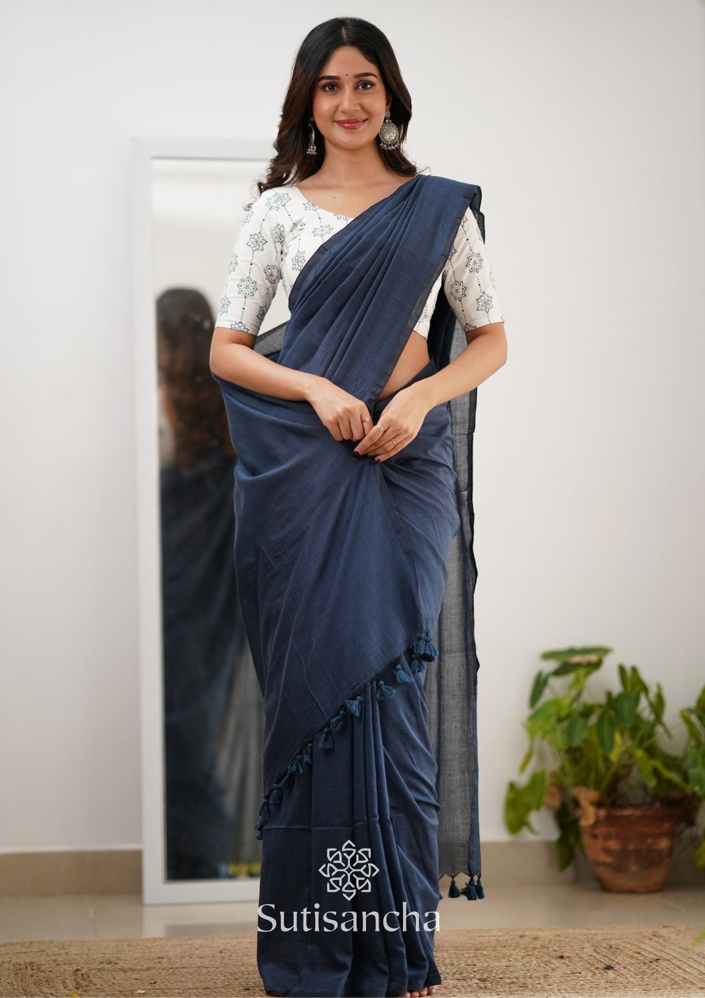 Dhiyona SS Sutisancha Gray Handloom Cotton Saree With Designer Blouse