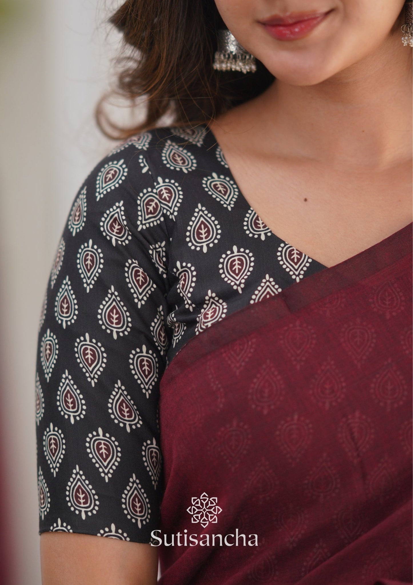 Dhiyona SS Sutisancha Maroon Handloom Cotton Saree Saree With Designer Blouse