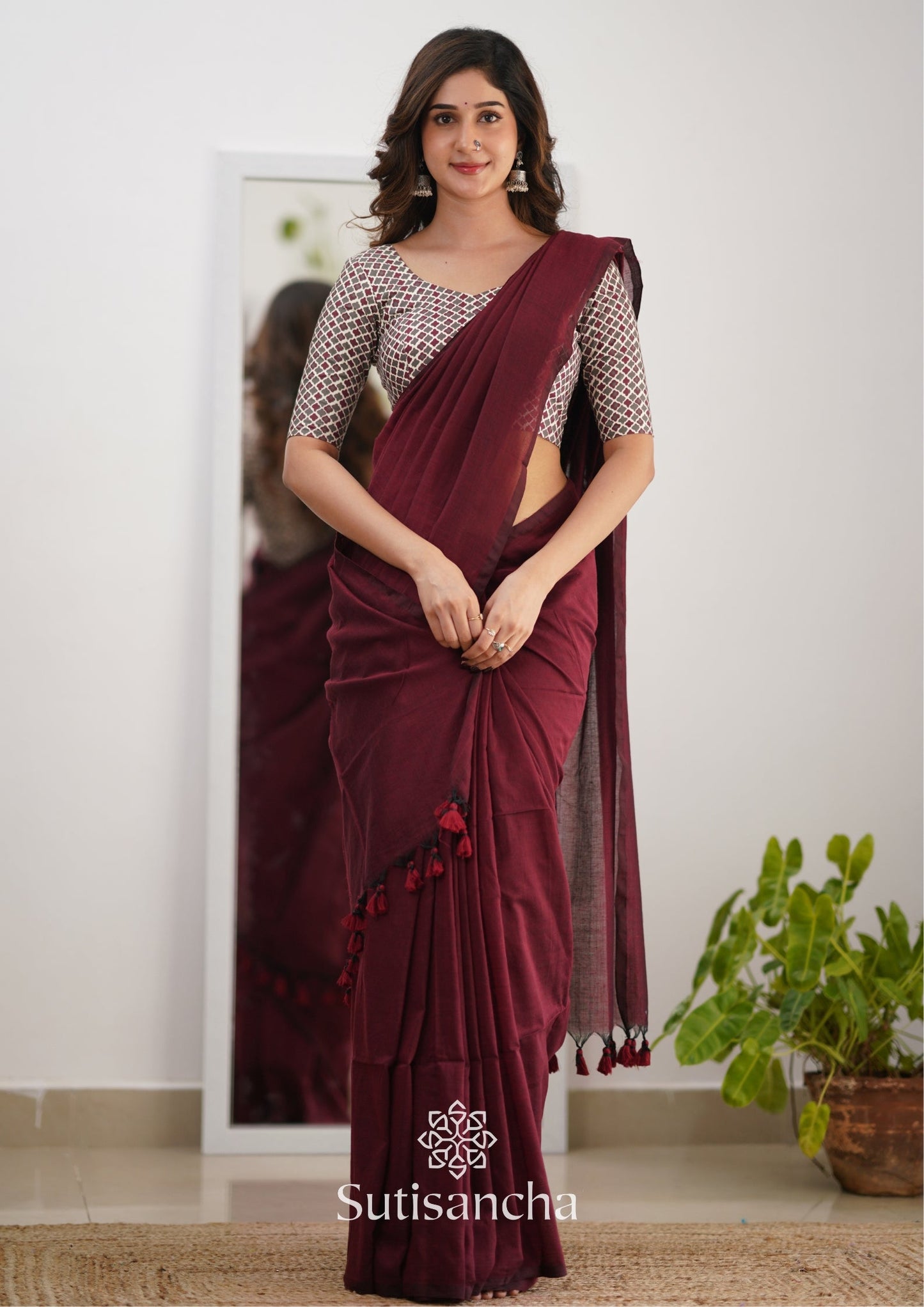 Dhiyona SS Sutisancha Maroon Handloom Cotton Saree Saree With Designer Blouse