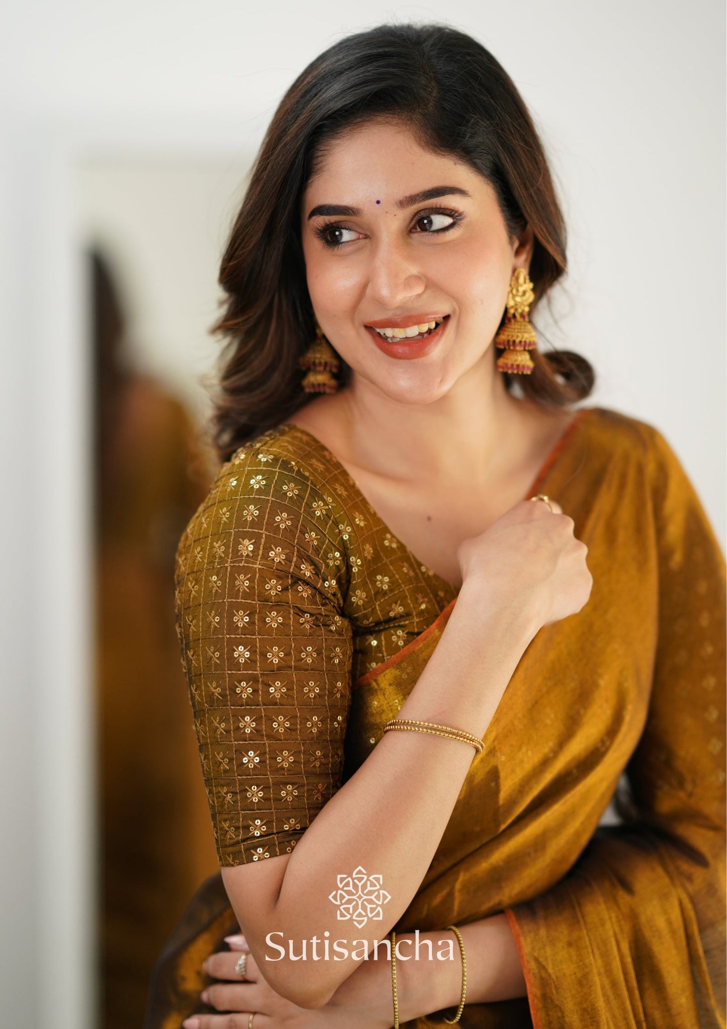 Dhiyona SS Sutisancha Metallic Gold Handloom Tissue Saree With Designer Blouse