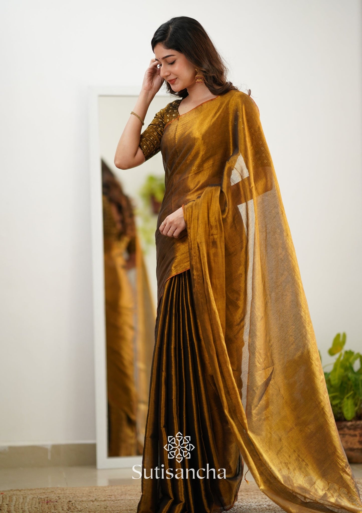 Dhiyona SS Sutisancha Metallic Gold Handloom Tissue Saree With Designer Blouse