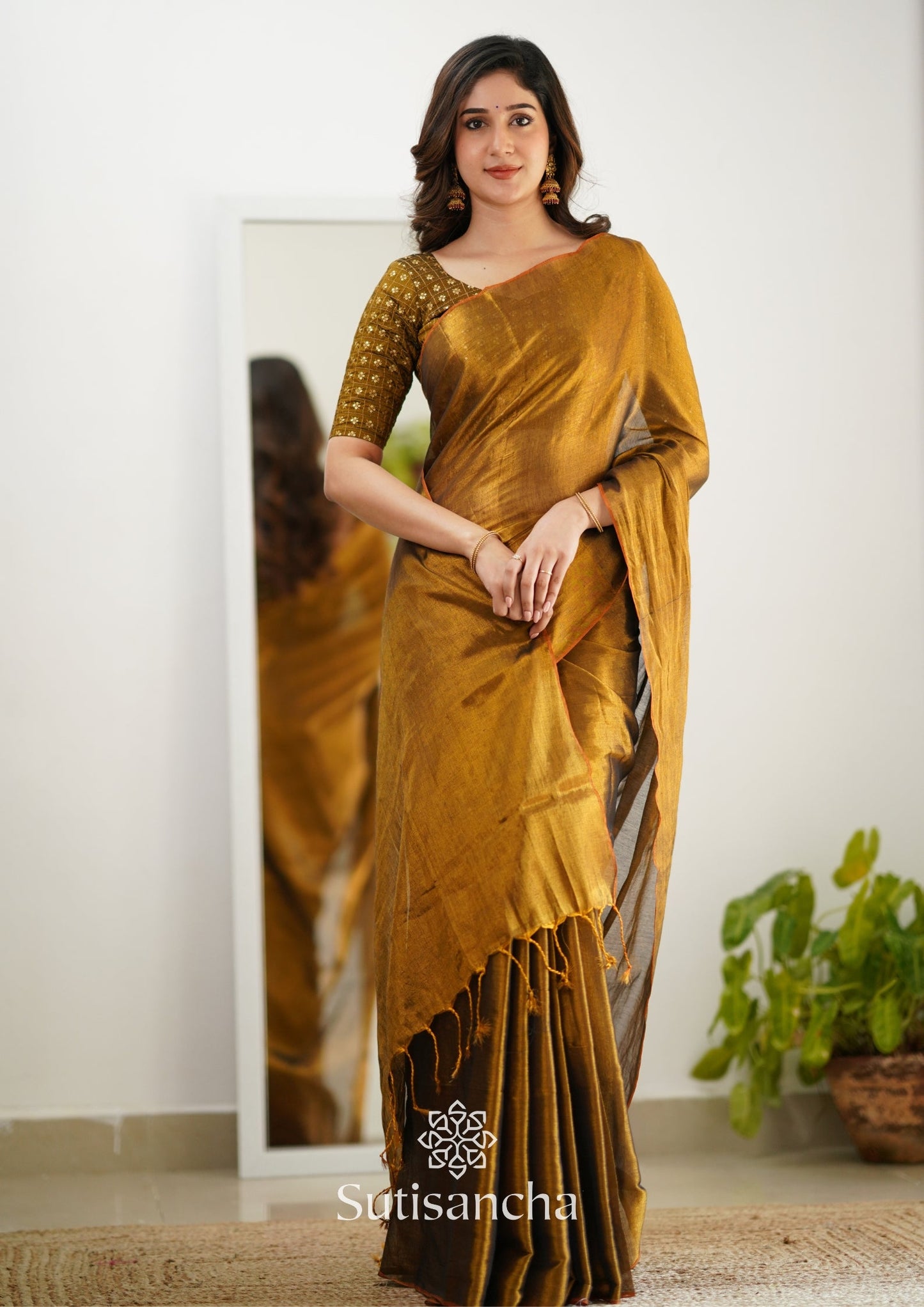 Dhiyona SS Sutisancha Metallic Gold Handloom Tissue Saree With Designer Blouse