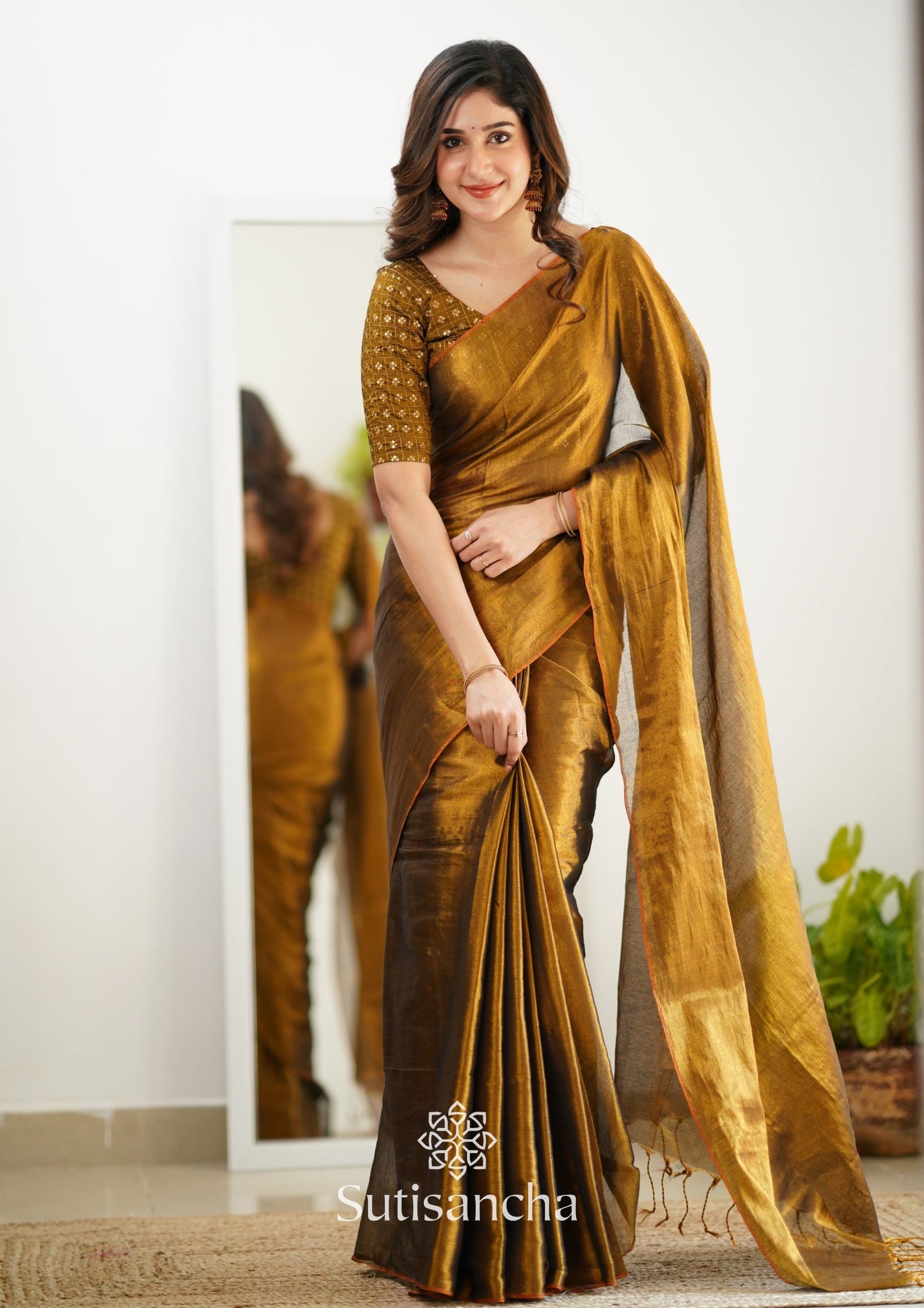 Dhiyona SS Sutisancha Metallic Gold Handloom Tissue Saree With Designer Blouse