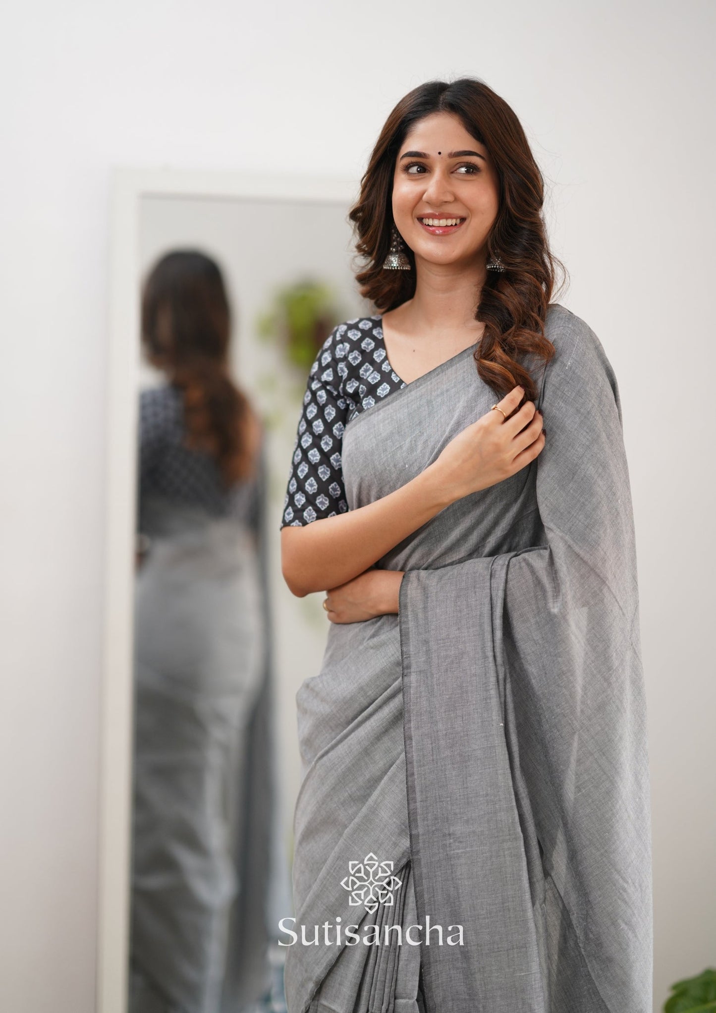 Dhiyona SS Sutisancha Gray Handloom Cotton Saree & Kalamkari Blouse