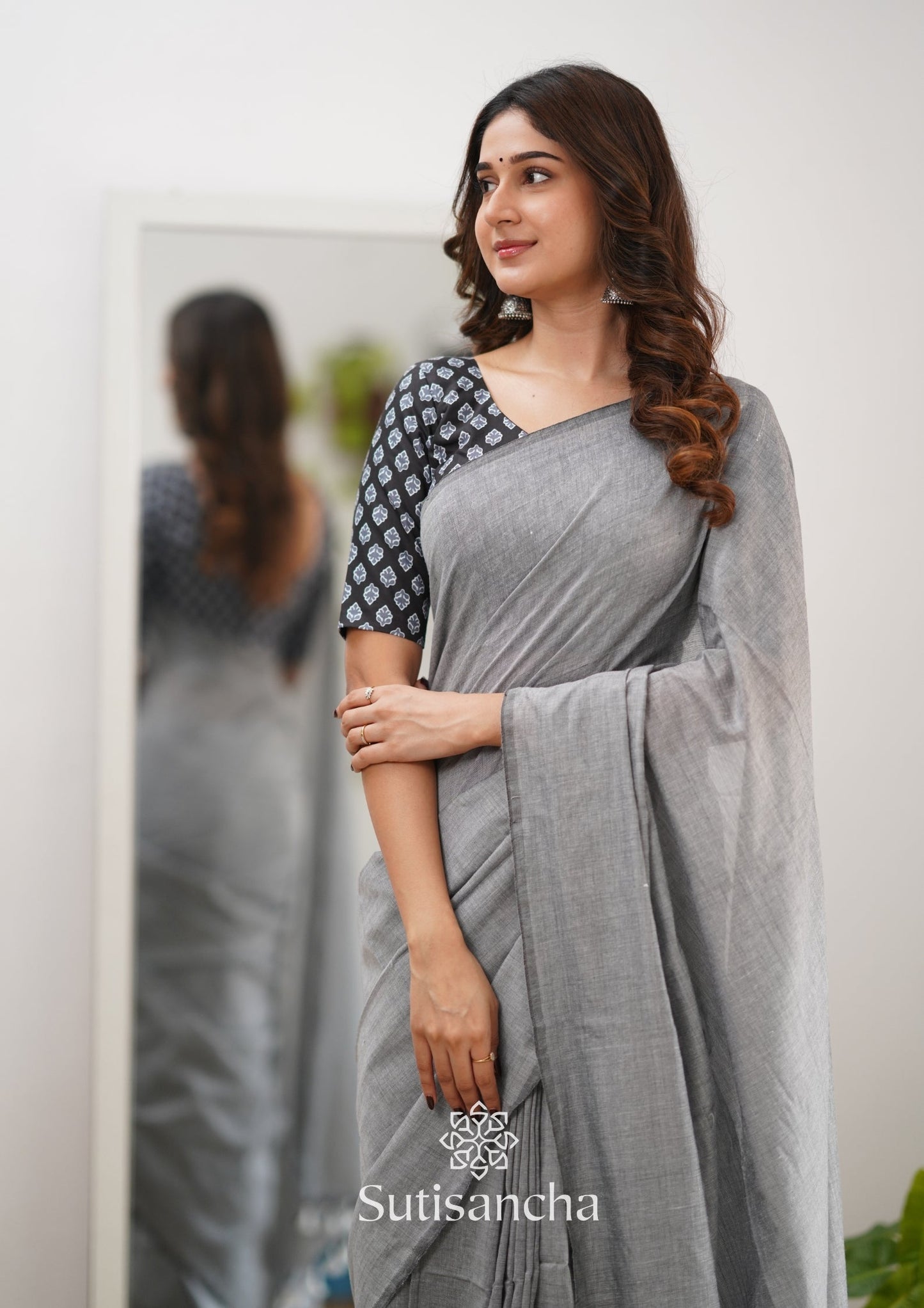 Dhiyona SS Sutisancha Gray Handloom Cotton Saree & Kalamkari Blouse