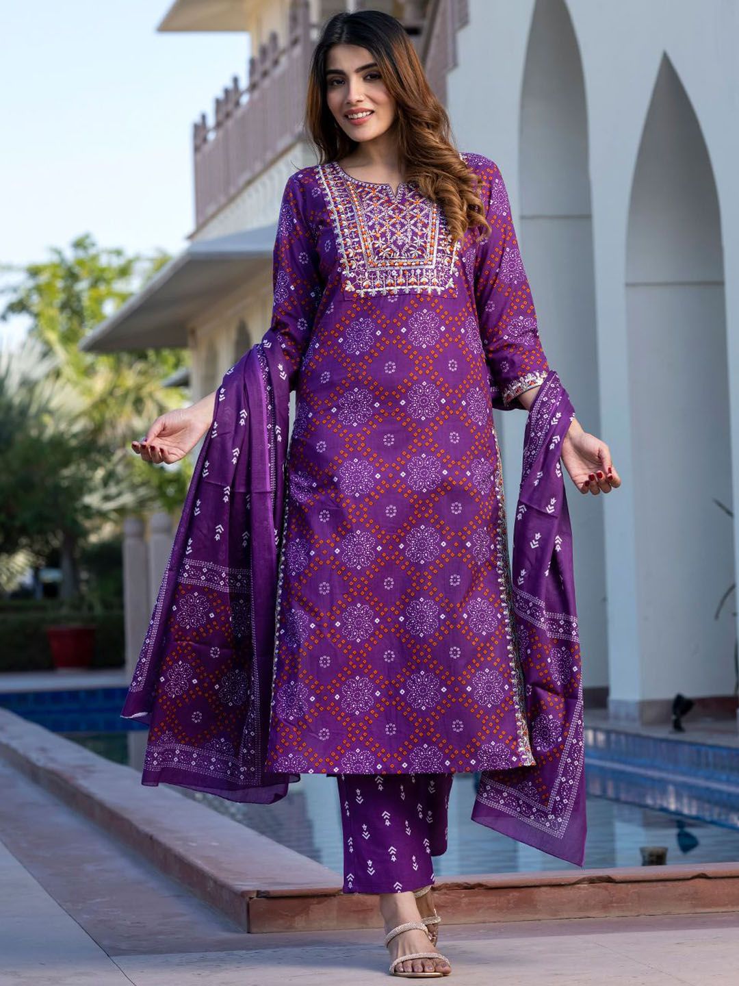 Dhiyona KL Women Bandhani Printed Regular Sequinned Pure Cotton Kurta with Trousers & With Dupatta