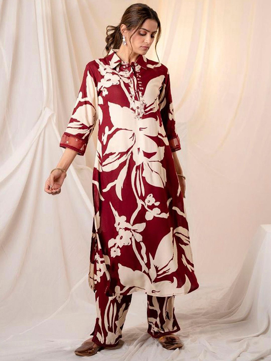 Dhiyona IE Women Floral Printed Regular Sequinned Kurta with Trousers