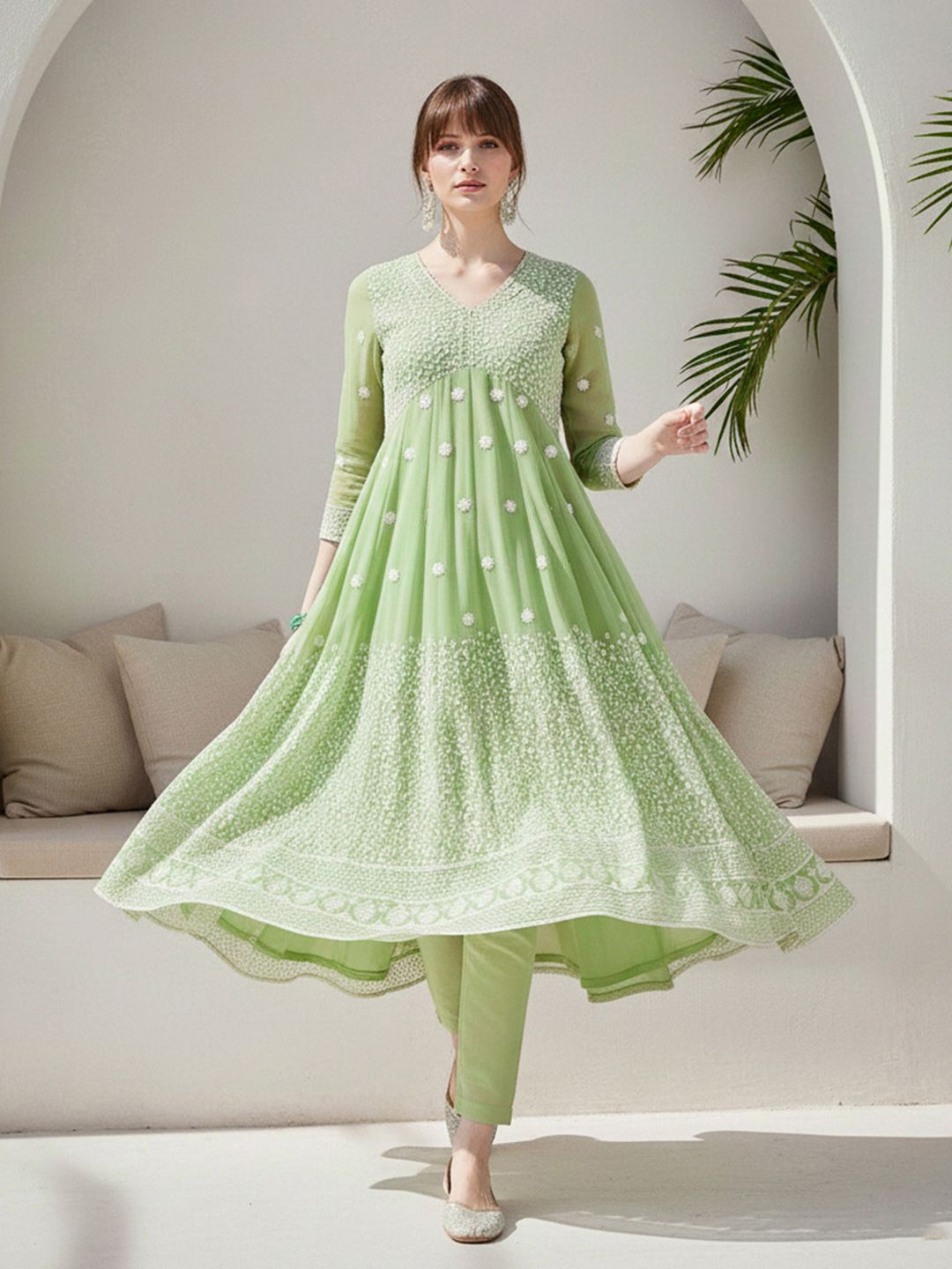 Dhiyona CH Women Floral Embroidered Panelled Thread Work Kurta with Trousers