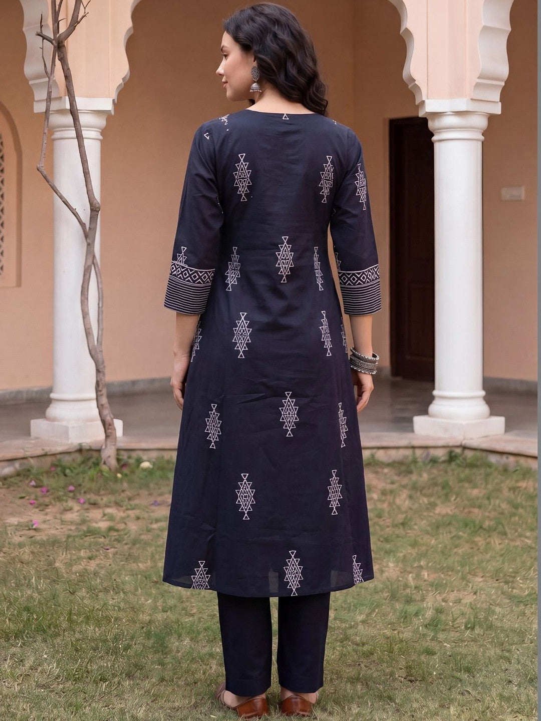 Women Ethnic Motifs Embroidered Panelled Thread Work Pure Cotton Kurta with Trousers & With Dupatta