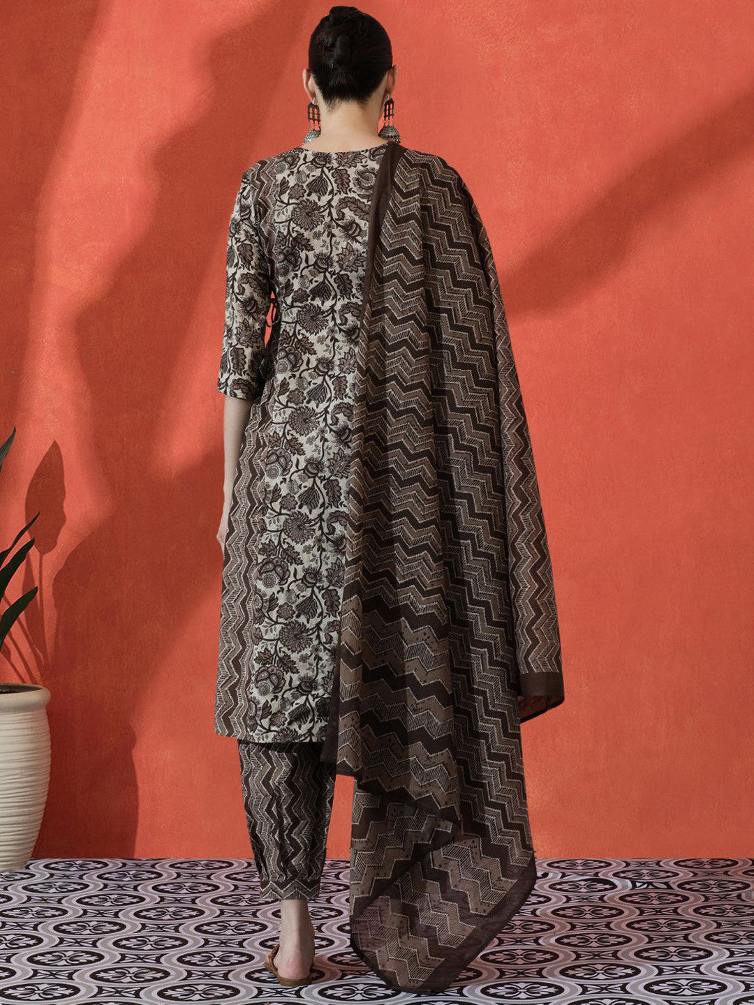 Floral Embroidered Straight Pure Cotton Kurta With Trousers & Dupatta
