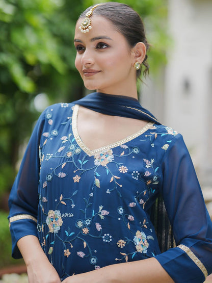 Dhiyona IE Women Floral Embroidered Regular Sequinned Kurta with Sharara With Dupatta