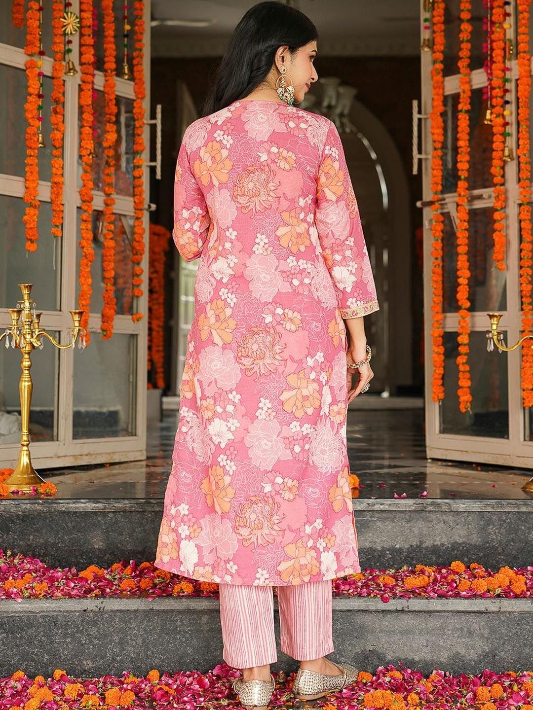 Dhiyona KL Women Floral Printed Regular Kurta with Trousers & Dupatta