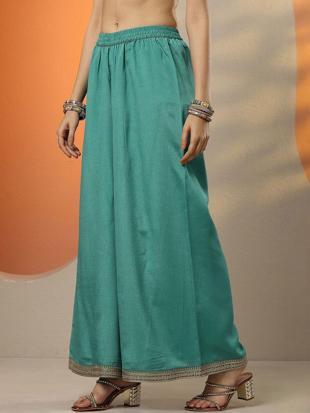 Dhiyona LL Women Floral Embroidered Regular Thread Work Kurta with Palazzos & With Dupatta