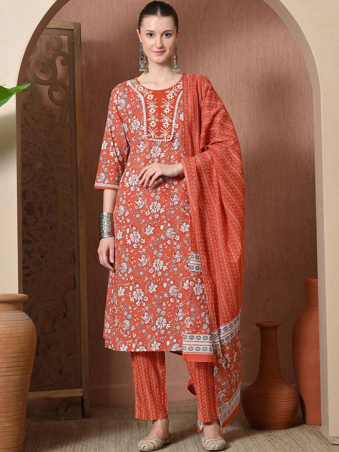 Women Floral Printed Regular Thread Work Pure Cotton Kurta with Trousers & With Dupatta