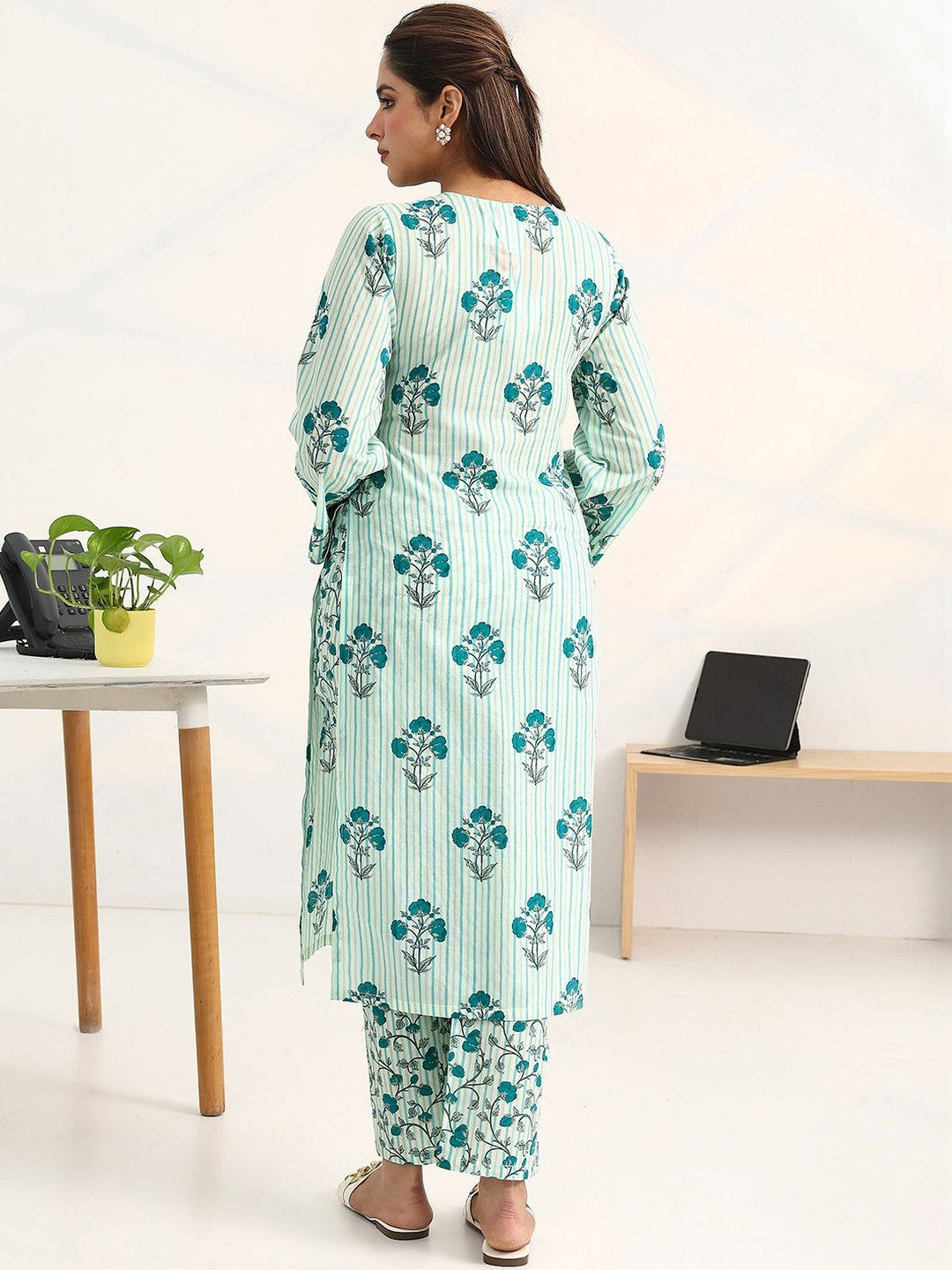 Women Printed Regular Cotton Blend Kurta with Trousers