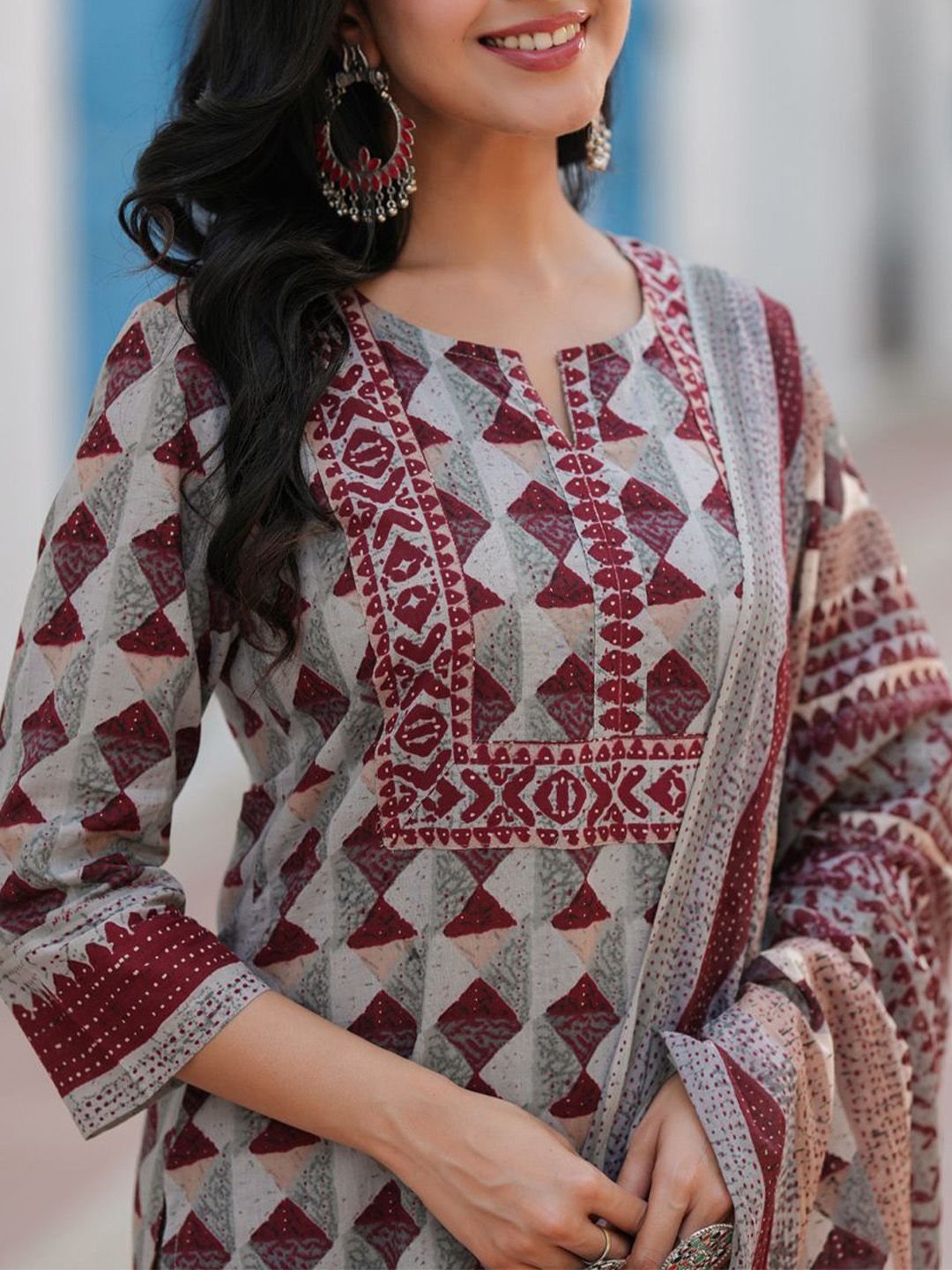Dhiyona RR Women's Geometric Printed Notch Neck Pure Cotton Kurta With Trousers & Dupatta