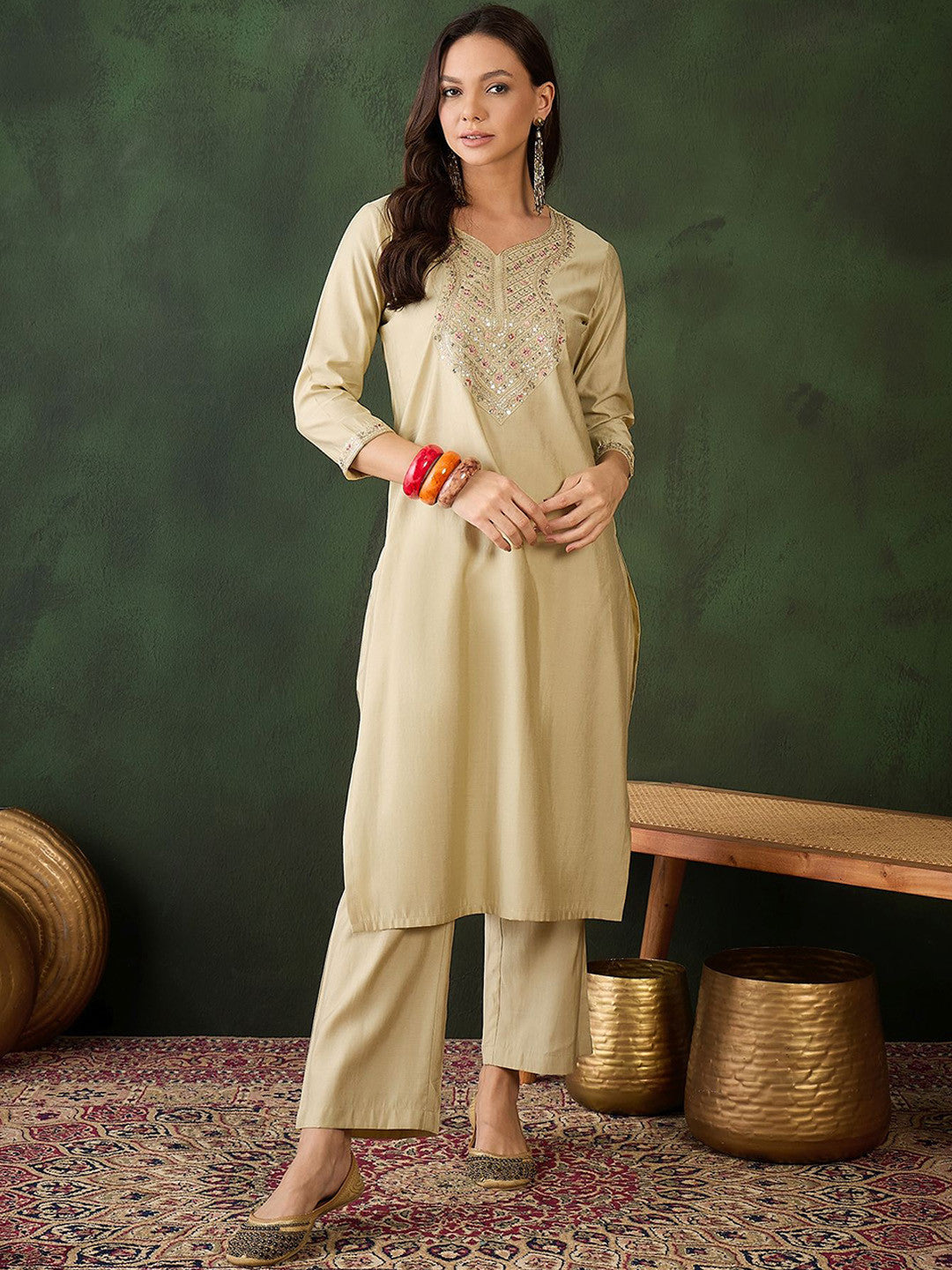 Dhiyona SN Floral Yoke Design Sweetheart Neck Sequinned Straight Kurta With Trousers