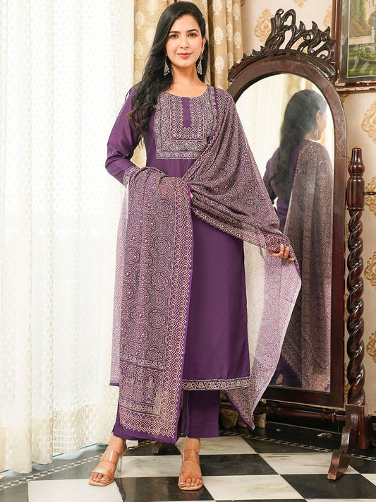 Dhiyona KL Ethnic Motifs Embroidered Straight Thread Work Kurta With Trouser & Dupatta