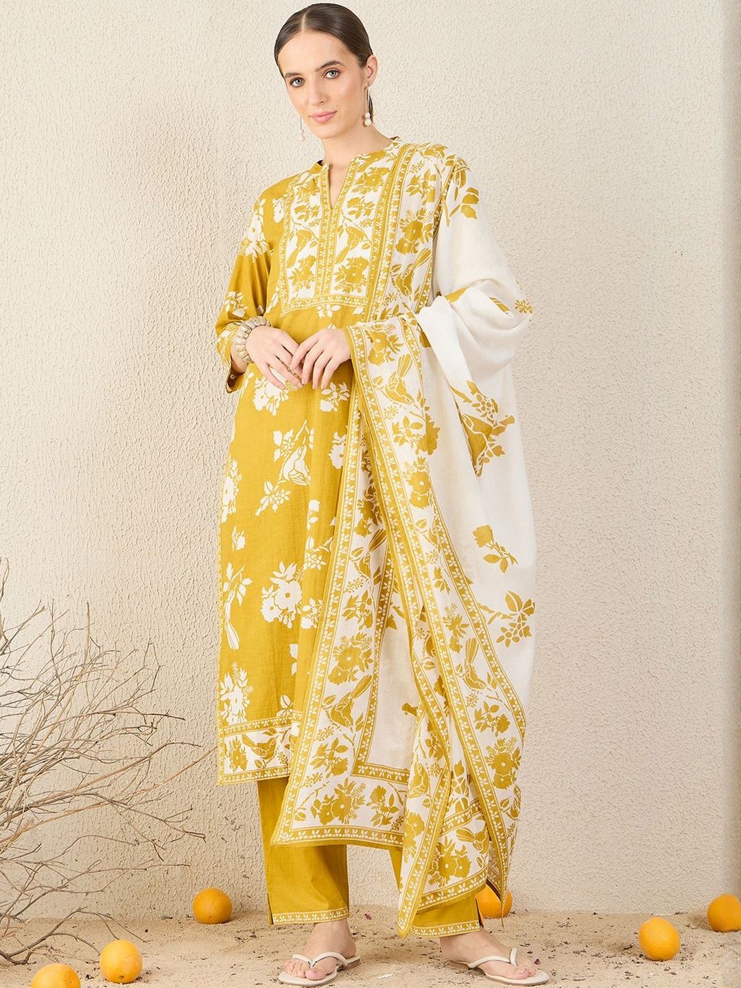 Dhiyona IE Women Floral Printed Pure Cotton Kurta with Trousers & Dupatta
