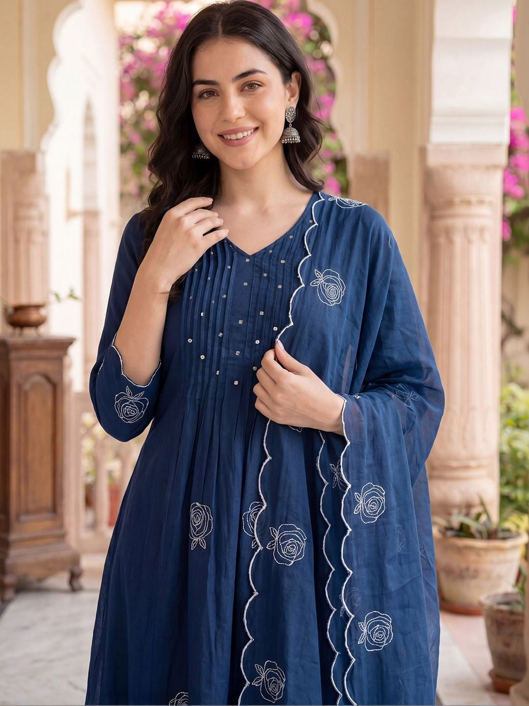Women Floral Embroidered Regular Thread Work Kurta with Trousers & With Dupatta