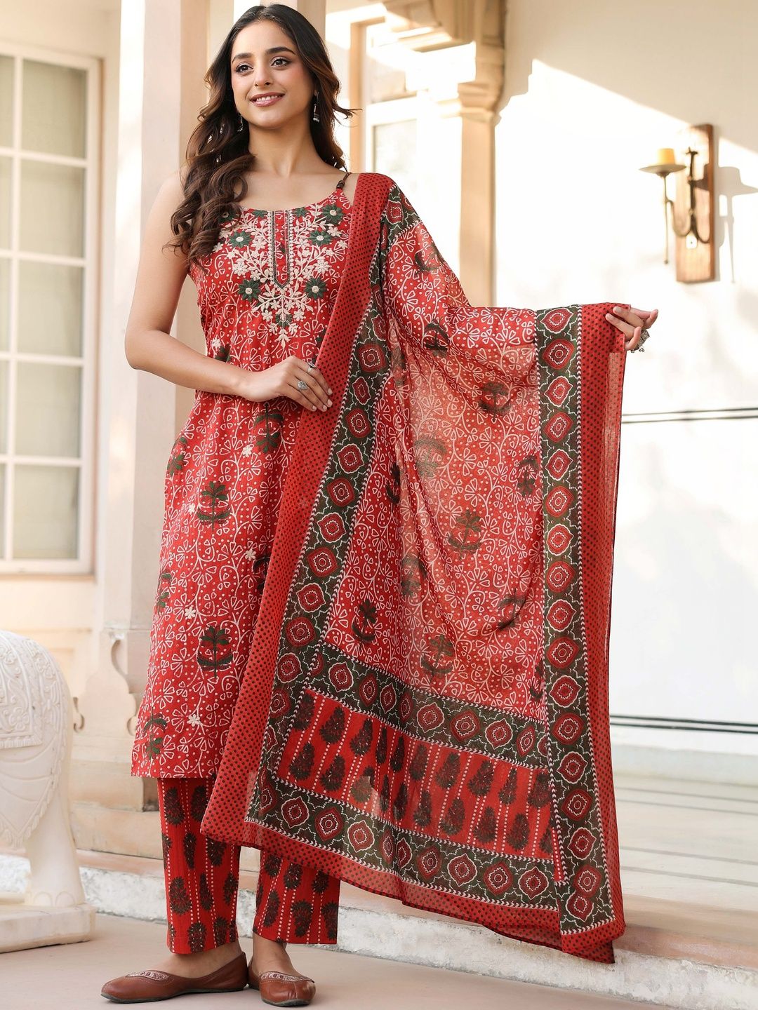 Dhiyona RR Women's Ethnic Motifs Printed Regular Beads and Stones Pure Cotton Kurta with Trousers & With