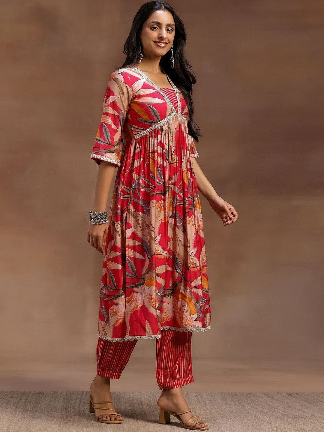 Women Floral Printed Empire Kurta with Trousers & With Dupatta