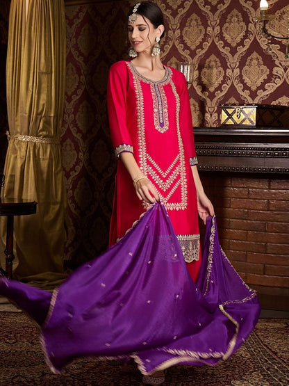 Dhiyona CH Floral Embroidered Regular Sequinned Kurta Set with Contrast Dupatta