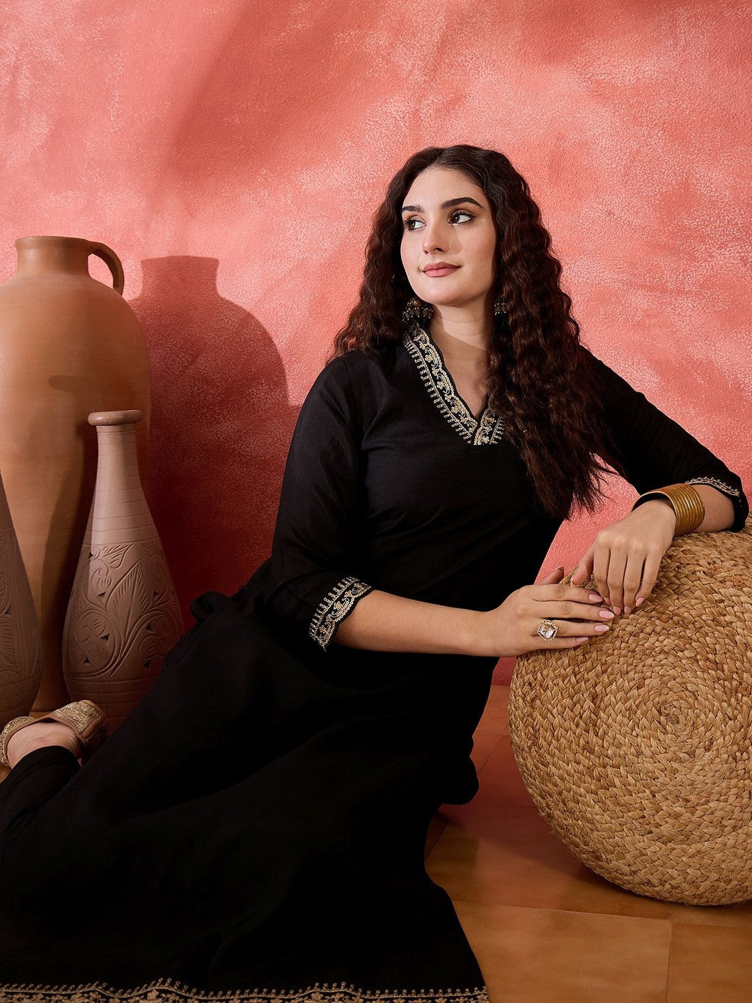 Embroidered V-Neck Thread Work Straight Kurta With Trousers