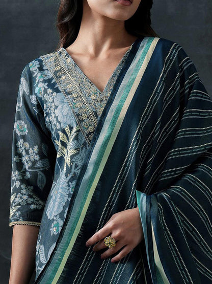 Women Floral Printed Kurta with Trousers & Dupatta