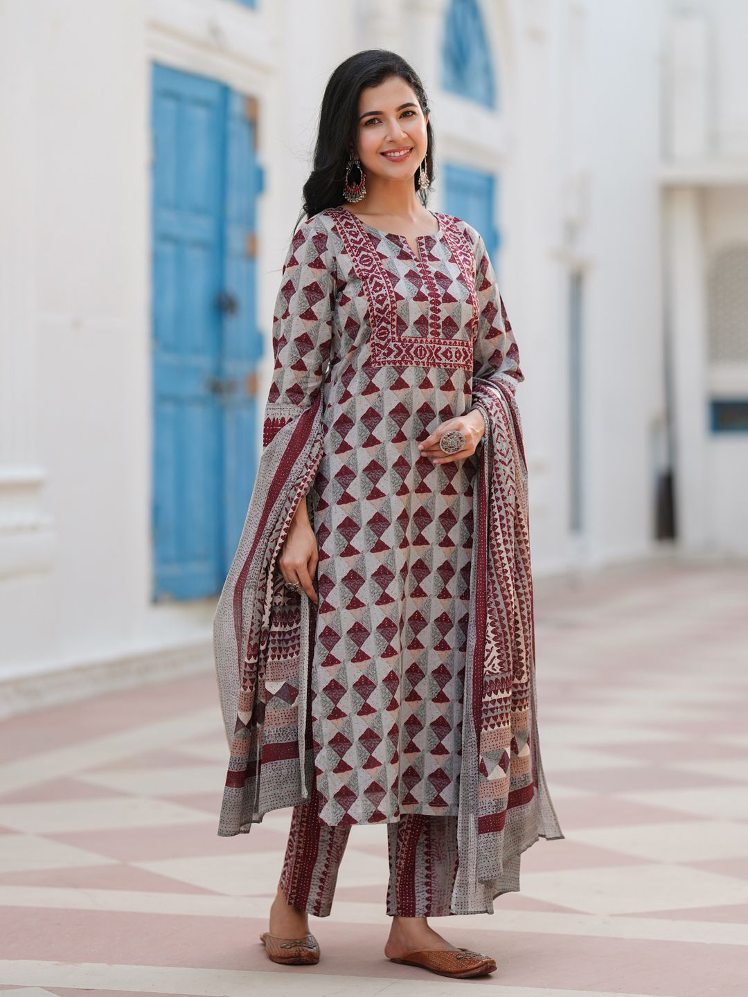 Dhiyona RR Women's Geometric Printed Notch Neck Pure Cotton Kurta With Trousers & Dupatta