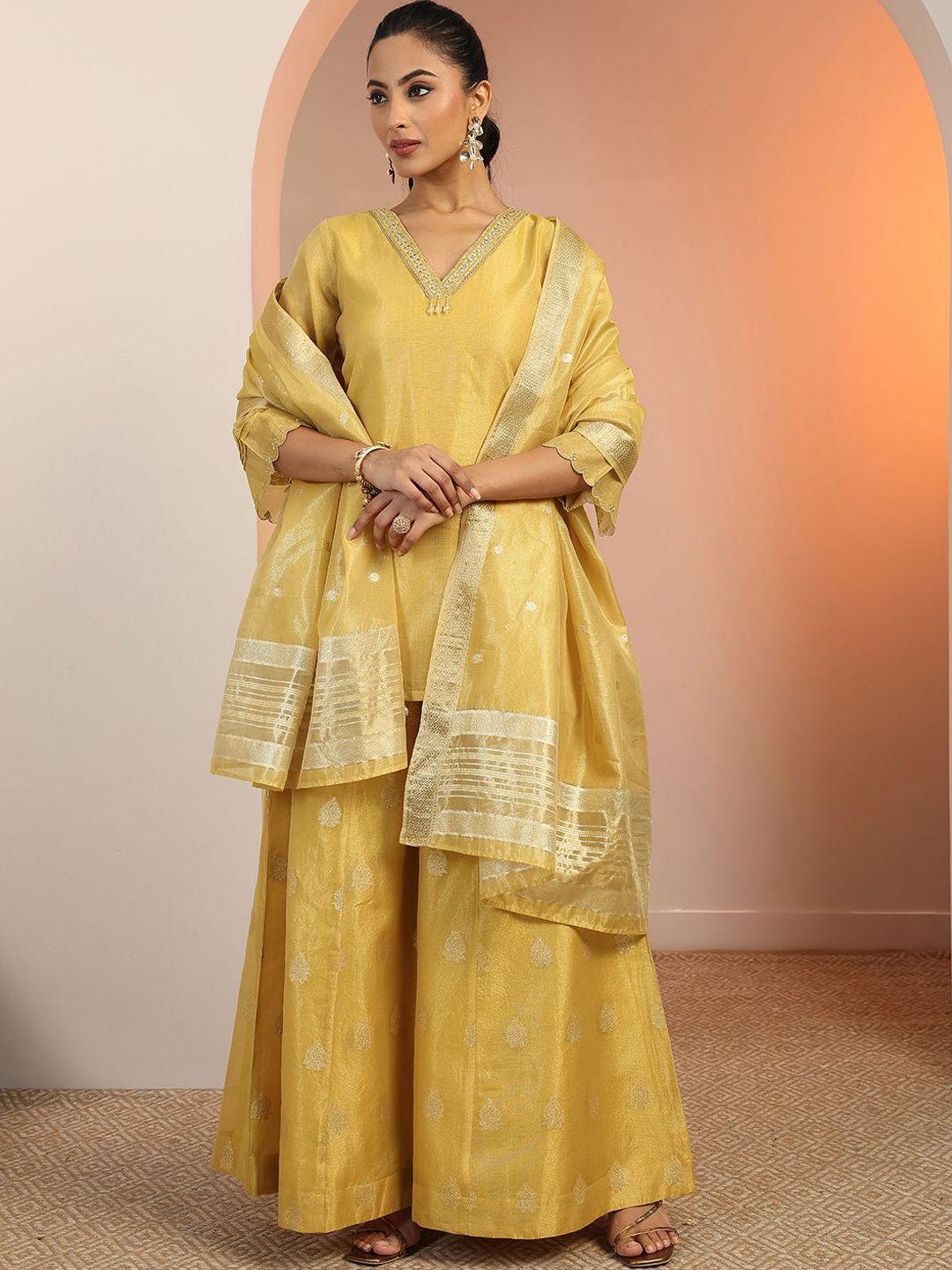 Dhiyona LL Women Embroidered Regular Kurti with Palazzos & Dupatta
