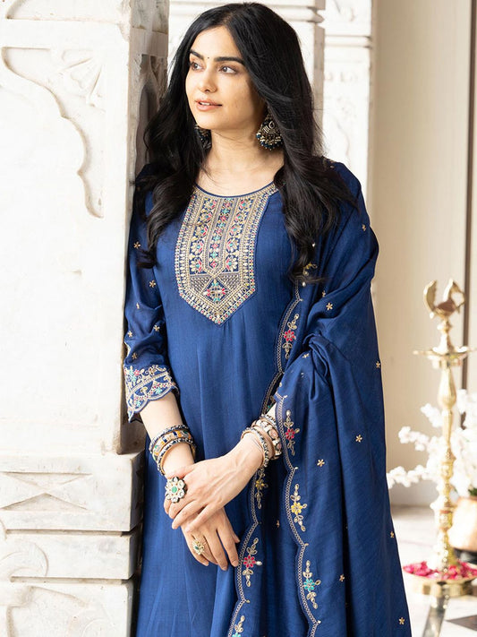 Dhiyona CH Women Floral Embroidered Zari Regular Kurta with Trousers & With Dupatta