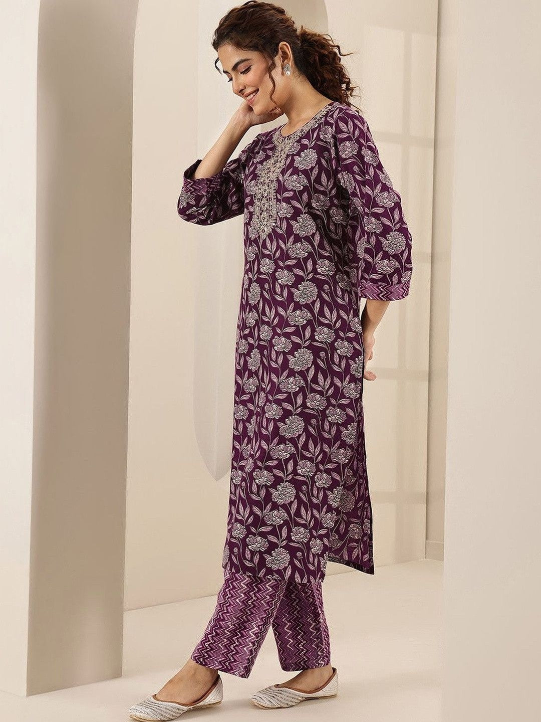 Women Floral Printed Regular Thread Work Kurta with Trousers & With Dupatta